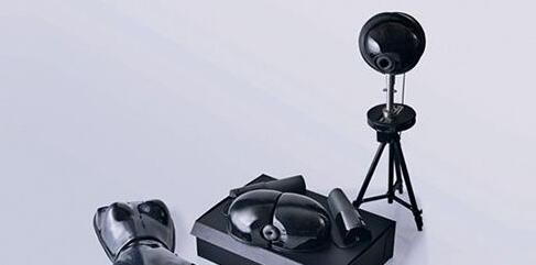 英国圣马丁艺术设计学生为VR头显研发性娱三件套