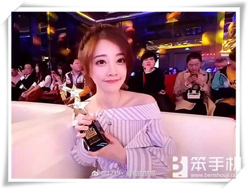 游戏女主播：冯提莫再获最有影响力主播奖，其实不算太矮