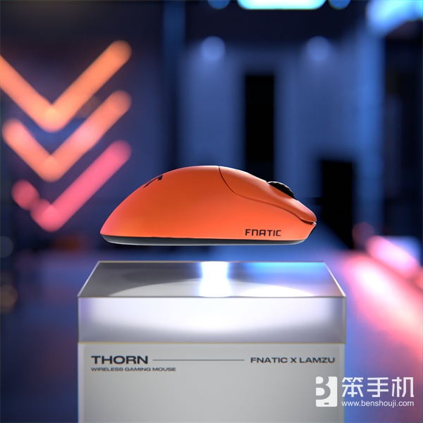 兰族首次登场 eSmart 盛宴，追求电竞美学，深谙游戏之道，共造梦想鼠标